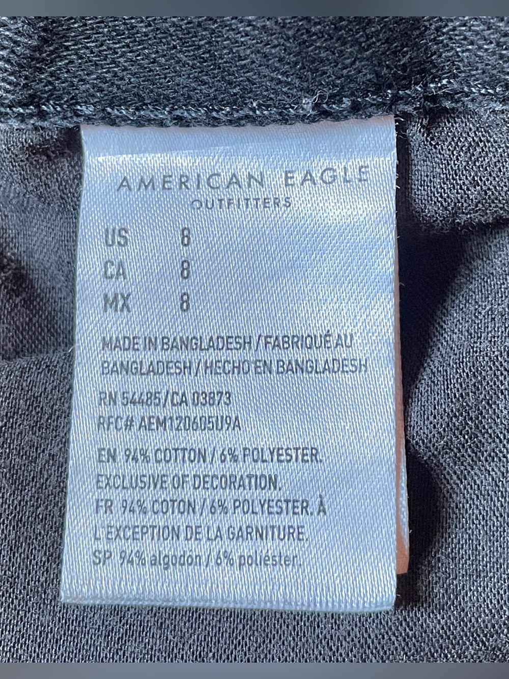 American Eagle Distressed Raw hem, Black Denim Women’s Shorts size 8 - Picture 9 of 9